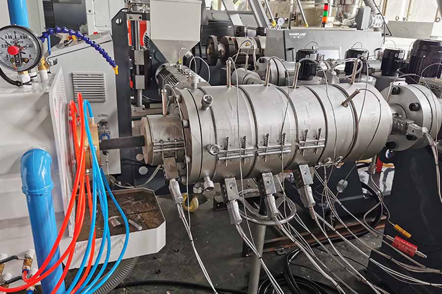  20-110mm HDPE PPR La ligne de production de tuyaux réussit la mise en service