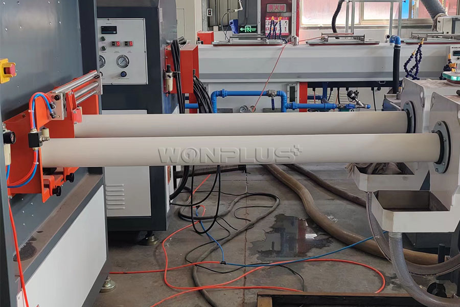 Mise en service d'une ligne d'extrusion de tubes PVC Double Out 110mm
